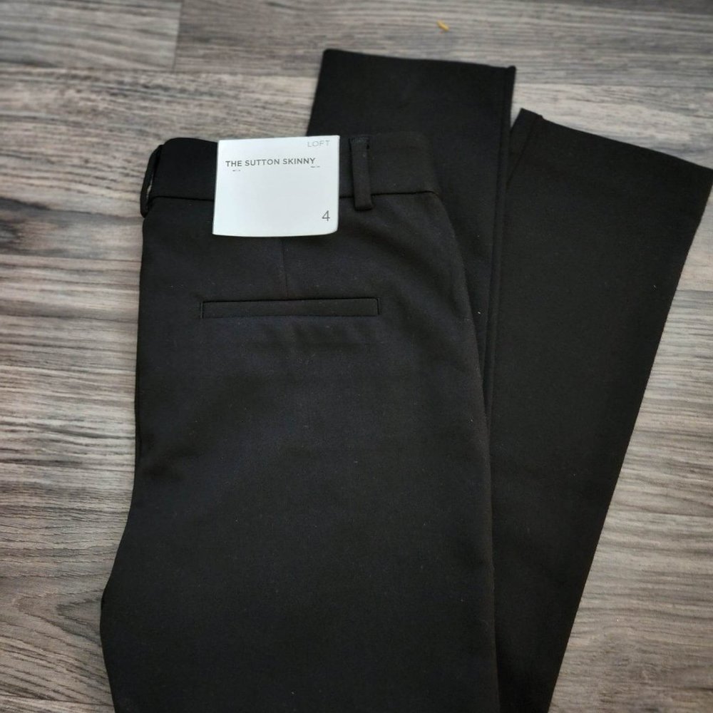 Woman's LOFT Sutton Skinny Pants Black SIZE 4
